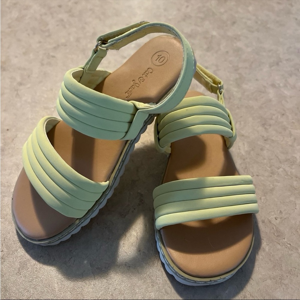 Cat & Jack Girls Shoes sz 10